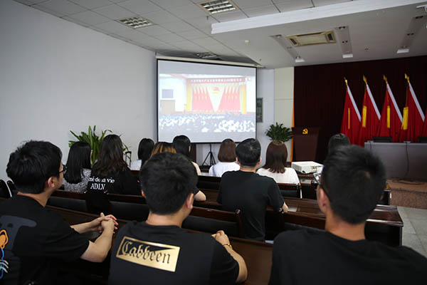 5月10日，萬州港第四聯(lián)合團支部組織團員青年集中觀看慶祝中國共產主義青年團成立100周年大會直播.JPG